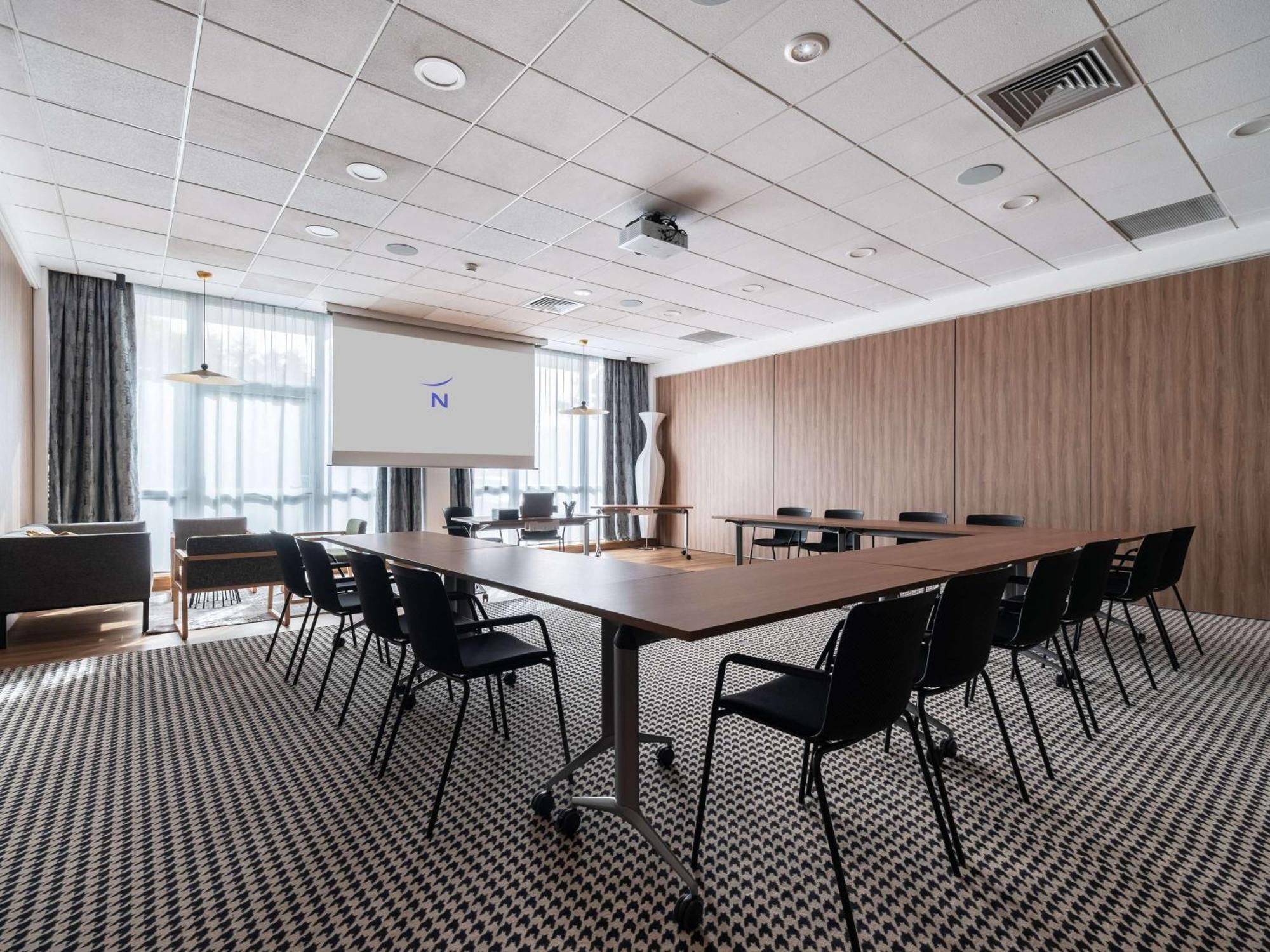 Hotel Novotel Chartres